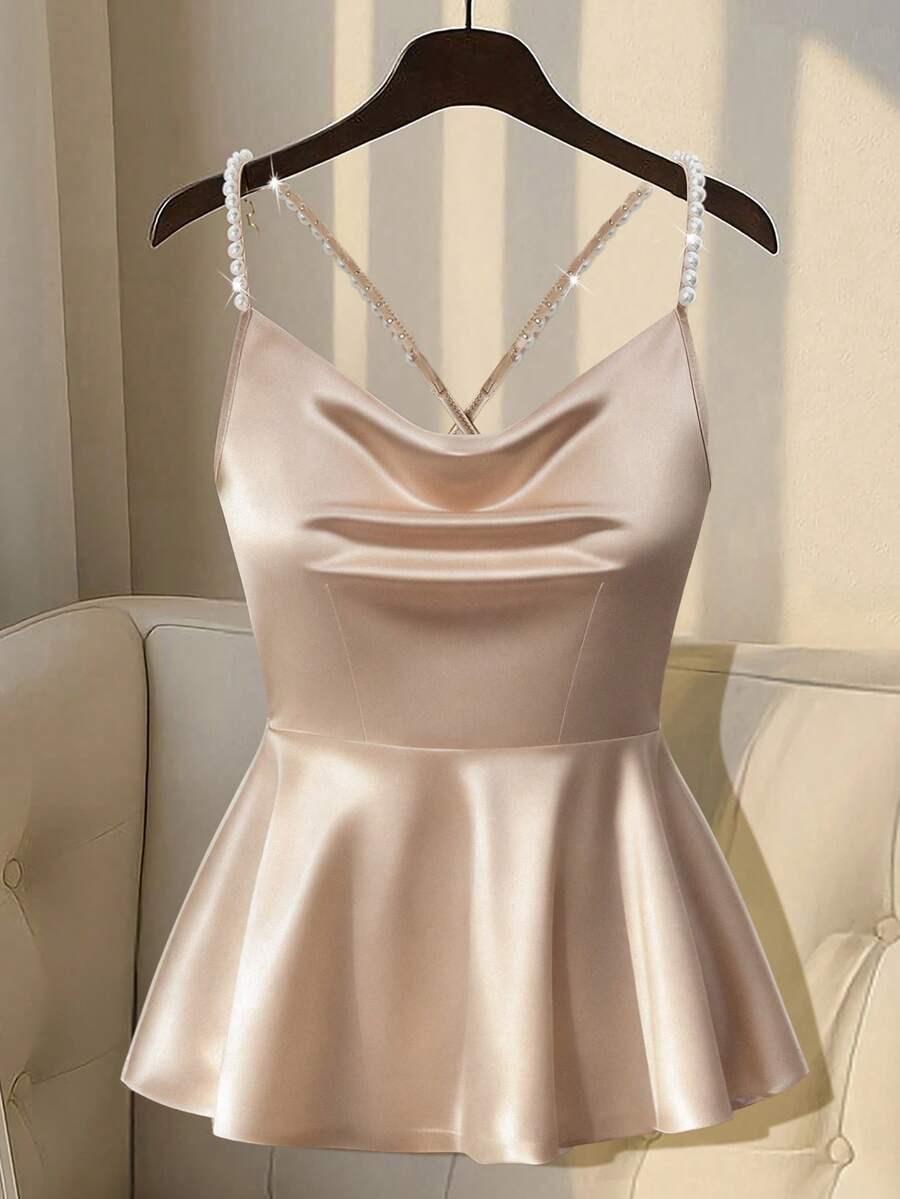 SHEIN Clasi Débardeur en satin champagne à volants avec bretelles perlées pour grandes tailles, top de style français élégant et romantique de luxe sans manches pour un port quotidien, nouvelle arrivée printemps/été, short élégant en satin champagne perlé à col bénitier - Champagne - Voir 1
