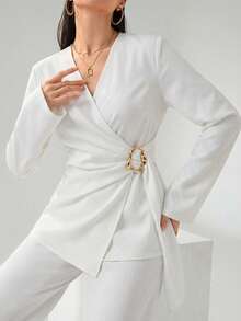 Heiryn Modna, jednokolorowa, damska koszula z długim rękawem, metalowym pasem i asymetrycznym dołem