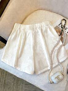 GlowEve CURVE 大码缎面提花纽扣装饰优雅女士短裤，春夏款 - 杏色 - 查看 2