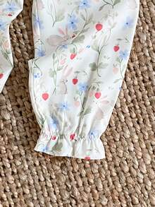 Young Girl Floral Print Ruffle Trim Puff Sleeve Top And Pants Pajama Set