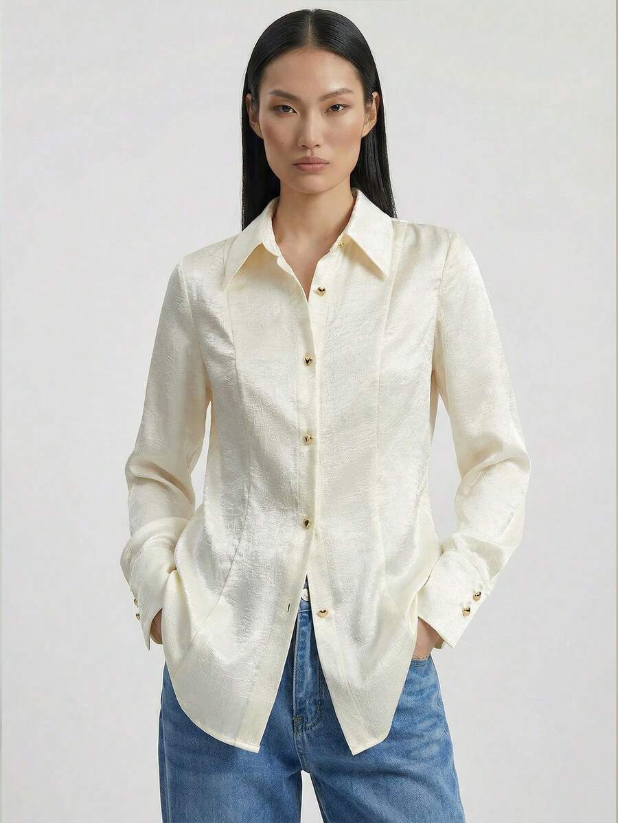 Ontre 2026 Nouvelle chemise à manches longues en satin texturé avec taille cintrée pour femmes, style bohème décontracté, convient pour les vacances, les mariages, le printemps - Beige - Voir 1