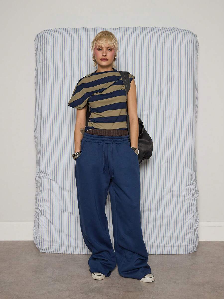 COUREZ 条纹短袖不对称针织上衣 / Y2K 短袖上衣 外出上衣 女式上衣 夏季女装 蓝色上衣 可爱上衣 夏季上衣 夏季穿搭 - 彩色 - 查看 1