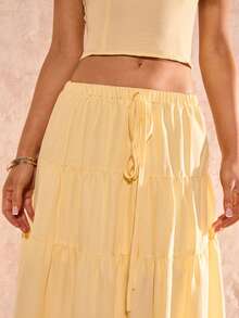 SHEIN Glamour 女士优雅性感浅黄色吊带背心+浪漫多层拼接蛋糕裙两件套，适合度假、休闲、约会和旅行穿着 - 淡黃色 - 查看 8