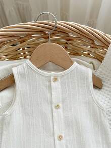 两件套，含帽子，男女宝宝夏季杏色条纹圆领无袖连体衣短裤和百搭休闲渔夫帽，适合外出和旅行 - 白色 - 查看 5