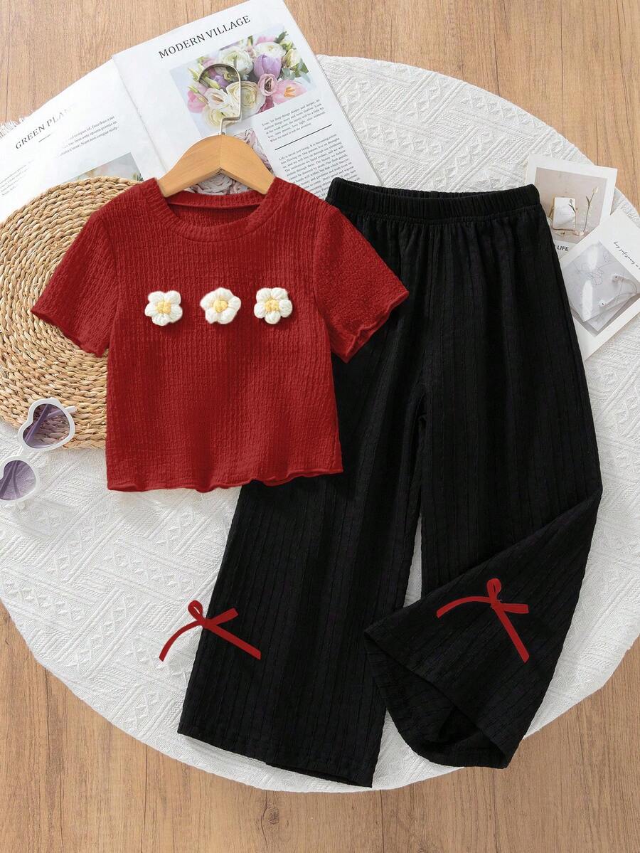 SHEIN Genkimix Kids 两件套女童纹理面料T恤,饰有3D立体花卉图案,搭配休闲裤,适合居家或户外休闲穿着 - 彩色 - 查看 1