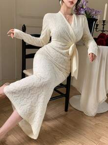 DAZY 纯色修身系带长袖V领优雅派对连衣裙，适合女士，春秋季穿着。 - 米色 - 查看 4