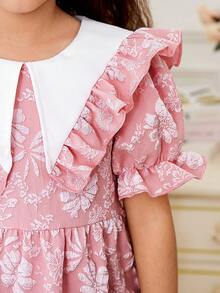 这款中东风情粉色碎花洛丽塔连衣裙，面料柔软，充满童趣，撞色荷叶边领口设计，通体碎花图案，泡泡袖，甜美可爱，适合生日派对、儿童茶话会等场合，厚度适中，适合春秋季穿着。 - 粉色 - 查看 4