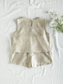 Vintaside Kids 这款少女两件套夏季印花圆领无袖上衣短裤套装，简约休闲，采用梭织面料，修身显瘦，直筒剪裁凸显腰部曲线。适合日常外出、参加中东民俗活动、户外探险、居家休闲以及出席派对等各种场合。 - 彩色 - 查看 2