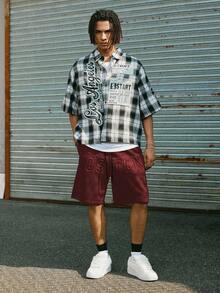 Manfinity Roghcode 男士休闲抽绳腰带短裤，带口袋，宽松街头风短裤，简约大字母压纹设计，质感面料，简约时尚，日常休闲百搭，时尚单品，送给男友的理想礼物，节日礼物 - 酒紅色 - 查看 2