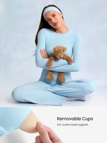 GLOWMODE FeatherFit™ 短款甜美柔软扭结露背设计，带拇指孔长袖露脐上衣，适合低强度瑜伽、日常休闲穿着，可拆卸胸垫。 - Blue Day - 查看 4