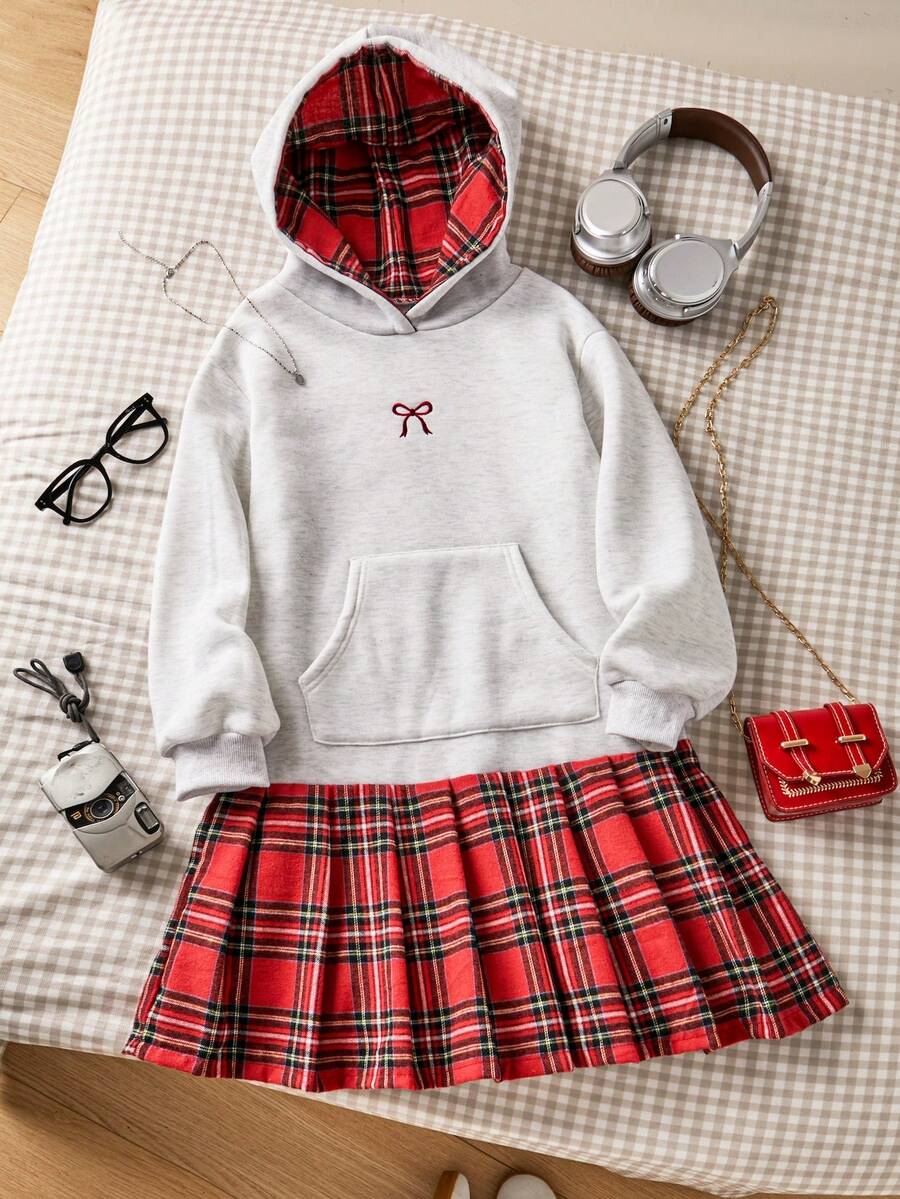 SHEIN 1件女童休闲时尚学院风刺绣蝴蝶结前襟套头连帽卫衣,格子下摆撞色褶裥连衣裙,适合室内/室外、派对、上学、日常穿着,春、秋、冬季必备单品。 - 紅色 - 查看 1
