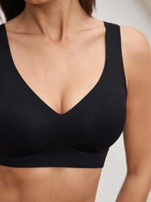 Ocili Minimalist Seamless Wireless Bra For Women - Black - View 7