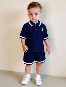 SHEIN 男婴两件套，藏蓝色Polo衫和短裤套装，厚条纹面料，适合日常户外玩耍、上学、度假，款式优雅，适合家庭休闲、运动和派对穿着。 - 藏藍色 - 查看 5