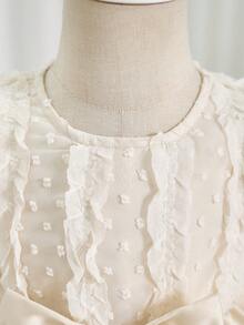 SHEIN Đầm công chúa tay phồng cổ tròn thêu ren lưới thanh lịch cho bé gái, thoải mái và mềm mại, thích hợp cho các buổi đi chơi mùa xuân/hè, tiệc tùng, sinh nhật, họp mặt gia đình và làm quà tặng, dành cho bé từ 6 tháng đến 3 tuổi. - Màu be - Xem 4