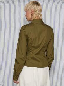 COUREZ 短袖不对称修身条纹衬衫 / Y2K 秋冬外出穿搭 女装 冬季女装 夜店装 性感外出上衣 休闲优雅新年装 - 軍綠色 - 查看 3