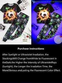 一套男童夜光足球印花修身短袖上衣和长裤睡衣套装，春夏款