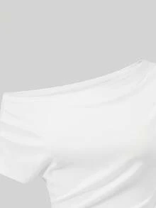 SHEIN HypeZone 2 chiếc áo thun nữ mùa hè kiểu dáng bất đối xứng vai nhún bèo, phong cách Punk Y2K, đen trắng - Nhiều màu - Xem 4