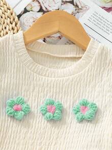 SHEIN Genkimix Kids Bộ 2 món gồm áo thun vải dệt họa tiết hoa 3D và quần dài thoải mái dành cho bé gái, thích hợp mặc ở nhà hoặc ngoài trời. - Nhiều màu - Xem 6