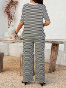 SHEIN 两件套孕妇条纹圆领落肩短袖上衣和可调节腰围休闲裤套装 - 黑與白 - 查看 2