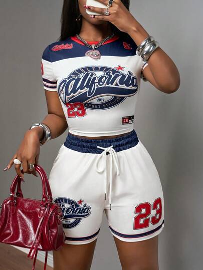 Slaydiva 新款春夏音乐节、情人节休闲基础款Y2K街头风可爱日常约会运动休闲圆领短袖露脐T恤+宽松短裤两件套，藏青色和杏色撞色印花两件套短裤套装，女款短裤套装，女款两件套服装，Y2K女款嘉年华服装，春季女装，外出女装，情人节春季女装