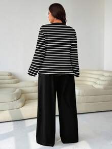 Solflare 两件套女士加大码休闲黑白条纹印花宽松圆领T恤和直筒裤，黑色套装，女士冬季服装，女士冬季套装，女士新年装，新年套装，春季套装 - 彩色 - 查看 2