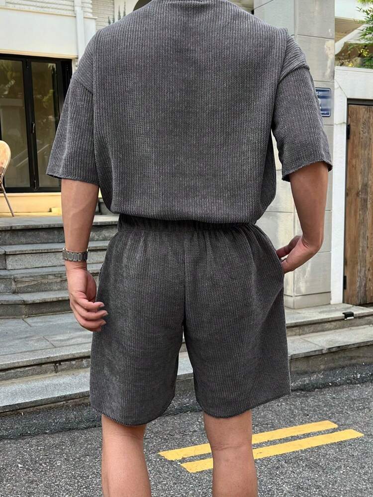 Men's Solid Gray Round Neck Elastic Waist T-Shirt Set, Summer