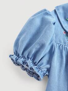 SHEIN 女童蓝色花卉刺绣牛仔泡泡袖宽松连衣裙 - 淺色水洗藍 - 查看 7