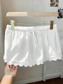 Chiquease Damskie, swobodne, modne szorty z koronkową lamówką w talii - Biały - Zobacz 1