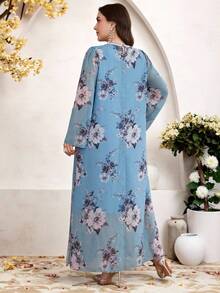 Al Najma Damen Große Größen Maxikleid mit Blume Muster, V-Ausschnitt und Kontrastbesatz an den Ärmeln im arabischen Stil - Blau - Übersicht 2