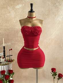 Soleia 两件套女士浪漫度假套装 - 红色网纱玫瑰纹理上衣和褶皱迷你裙，适合休闲、约会、情人节、下午茶、海滩、邮轮、城市旅行、音乐节、派对、波西米亚风度假等场合。 - 紅色 - 查看 6