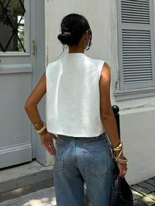 Siren Gaze 女士休闲简约真刺绣小徽章无袖背心，百搭运动风，适合夏季穿着 - 白色 - 查看 2