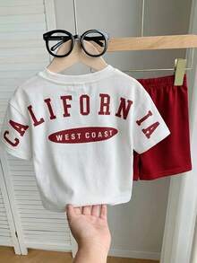 SHEIN 2件套男婴可爱休闲韩版夏季针织字母印花短袖上衣和松紧腰短裤套装 - 彩色 - 查看 2