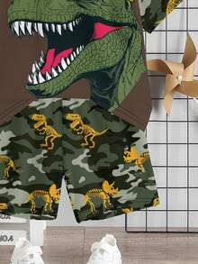 SHEIN Leap Crew 2 件套年轻男孩休闲圆领短袖 T 恤和短裤套装，适合夏季