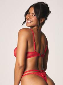 Missguided x Playboy 性感透视网纱文胸和丁字裤套装，饰有绑带镂空细节和蝴蝶结装饰 - 紅色 - 查看 2