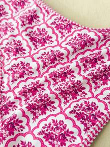 SHEIN Bộ bikini hai mảnh in hoa cổ điển dành cho thiếu nữ, màu mơ, chất liệu dệt kim, họa tiết vỏ sò, cổ yếm, kiểu dáng tam giác, trang phục đi biển mùa hè, mặt dây chuyền vàng, họa tiết hoa ngẫu nhiên, đồ đi biển mùa hè - Màu Hồng Tươi - Xem 8