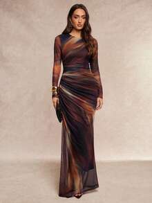 Silquee 这款女士棕色扎染印花网纱圆领长袖连衣裙，采用收腰褶皱设计，尽显女性魅力。优雅迷人，百搭实用，可轻松搭配各种场合，例如约会、婚礼季、鸡尾酒会、浪漫派对/约会装、晚礼服、日夜皆宜的连衣裙、伴娘礼服、时尚优雅的派对礼服、正式着装、浪漫约会网纱长袖连衣裙等。 - 彩色 - 查看 1