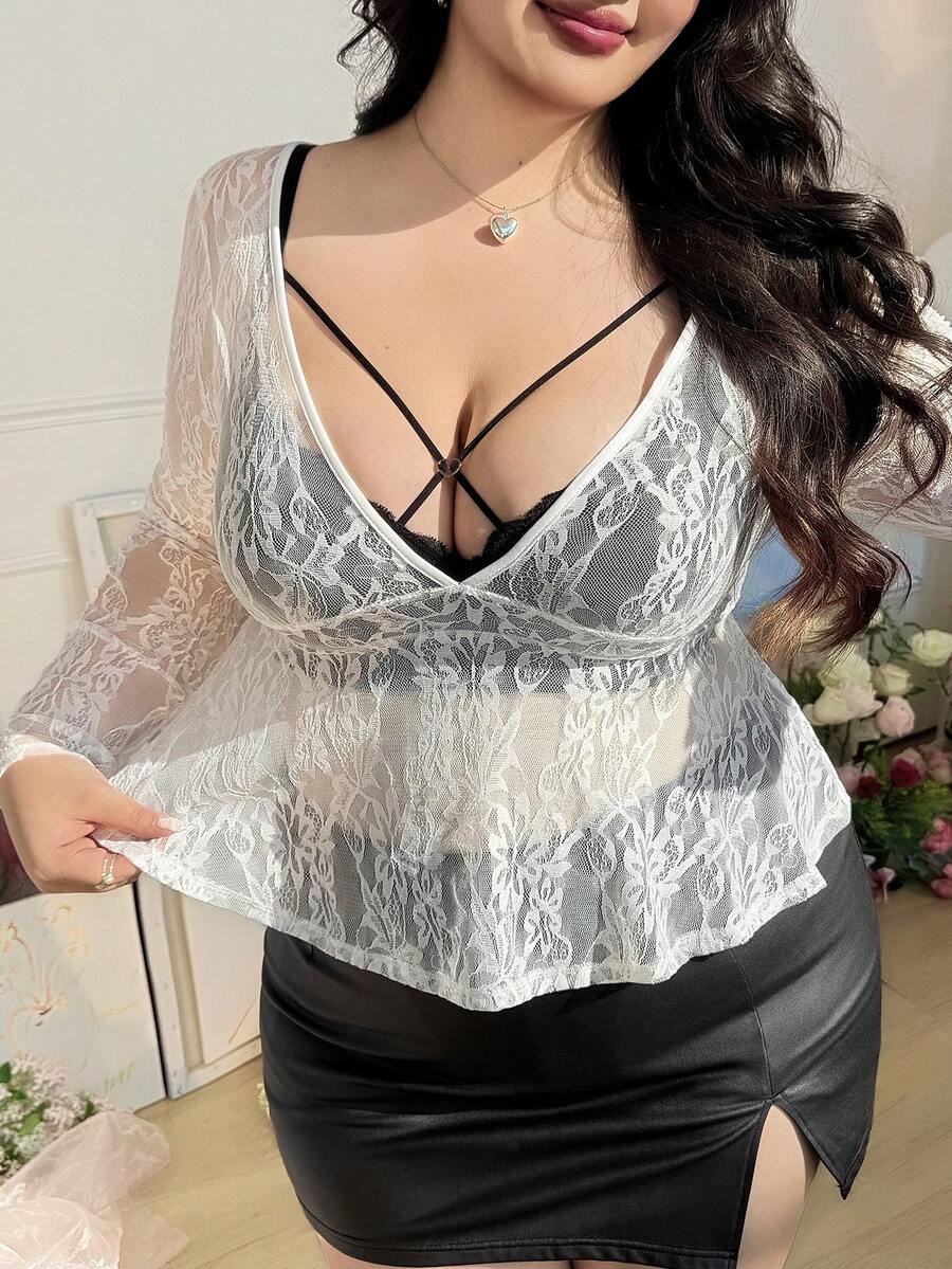 CovetEZ 大码女士性感透视蕾丝深V领荷叶边上衣 - 白色 - 查看 1