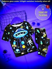 1Set Young Boy Snug Fit Pajamas, Featuring Spaceship & Celestial Elements Print, Short Sleeve Top & Long Pants, Spring/Summer, Glow-In-The-Dark With UV Light Exposure Snug Fit Toddler Boy Space Pajamas - Black - View 1