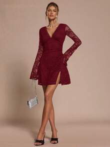 SHEIN BAE Robe élégante à manches évasées en dentelle noire, col en V, avec volants, cordon de serrage et fente sur le côté. Convient pour les cocktails, les rendez-vous romantiques, les tenues d'automne/hiver, les fêtes, les événements formels, Halloween et Noël - Rouge foncé - Voir 3