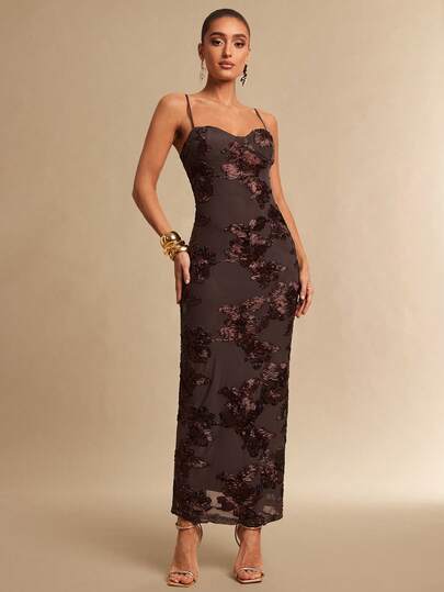 Silquee This Spring/Summer Brown Stretch 3D Floral Fabric Sexy Halter-Neck Slim-Fit Dress Features A Bra And Elastic Straps, Perfect For Autumn And Winter Wear. A Charming And Elegant Choice For All Occasions, Including Valentine's Day, Dates, Garden Parties, Picnics, Nightclub Parties, And Elegant Dinners. The Slim Fit Accentuates The Figure And Showcases Feminine Charm. Elegant And Captivating, It's The Perfect Choice For Valentine's Day, And Also Suitable For Vacations, Beach Trips, Parties, Banquets