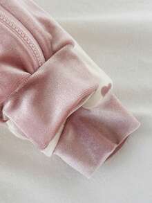 SHEIN Baby Girls' Cute Heart Print Contrast Color Korean Fleece Knit Long Sleeve Romper, Comfortable Fabric, Suitable For Daily Wear, Autumn/Winter - Multicolor - View 7