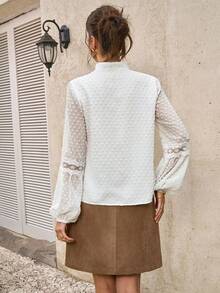 SHEIN LUNE Blouse bohème à manches longues évasées, col V, en patchwork de dentelle et de mousseline de soie à pois jacquard français, pour femmes, printemps/automne - Blanc - Voir 2