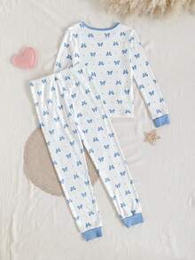SHEIN Vintaside Kids 两件套女童睡衣套装，柔软舒适的长袖上衣饰有蝴蝶结和爱心印花，搭配修身长裤，休闲时尚。 - 淺藍色 - 查看 2