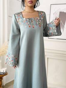 Yasmyna 女士花卉刺绣方领喇叭袖宽松优雅阿拉伯连衣裙 - 橄欖綠 - 查看 1