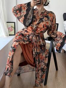 SHEIN Bộ váy và áo choàng hai dây satin in hoa cỡ lớn, trưởng thành và thanh lịch - Nhiều màu - Xem 4