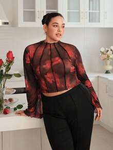 SHEIN MOD Áo lưới đen cỡ lớn dành cho nữ, họa tiết hoa đỏ, chất liệu lưới xuyên thấu màu đen, đường may tương phản, tay chuông, thích hợp cho trang phục cỡ lớn, mùa thu, áo tay chuông cho ngày Valentine. - Đỏ và đen - Xem 9