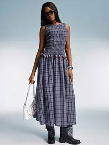 Aveloria GENKIRA 复古格纹无袖A字连衣裙，饰有独特的荷叶边，充满复古法式风情，适合野餐和约会，修身剪裁，尽显女性魅力。 - 彩色 - 查看 4