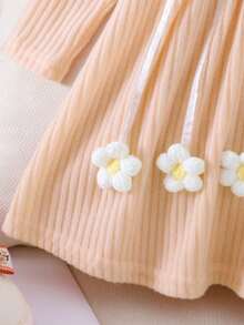 Souflis Souflis Vestido de malha canelada para bebês meninas, com gola redonda, mangas compridas e laço grande com estampa floral 3D. Lindo e delicado, perfeito para primavera/outono. Acompanha bolsinha. Vestido amarelo cor damasco para bebês meninas. Vestido bege para bebês meninas. Vestido amarelo com gola Peter Pan. Conjunto de duas peças para o verão, nova coleção primavera/outono 2026. - Amarelo - Ver 5