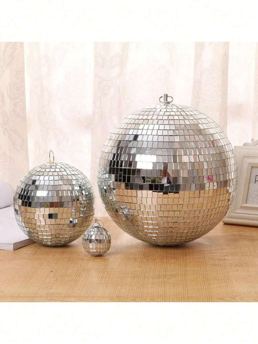 1个玻璃镜面迪斯科球挂饰，配有多种尺寸的镜面球吊坠，是派对装饰、晚宴、迪斯科灯光球的理想之选，适用于DJ、俱乐部、舞台、KTV酒吧、婚礼、摄影道具、节日装饰、家居装饰、房间装饰、墙面装饰、生日毕业礼物等场合。 - 彩色 - 查看 1