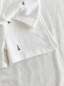 Vintaside Kids Bộ đồ thường ngày cho bé trai gồm áo sơ mi ngắn tay cài cúc và quần short in hình cà rốt. - trắng - Xem 6